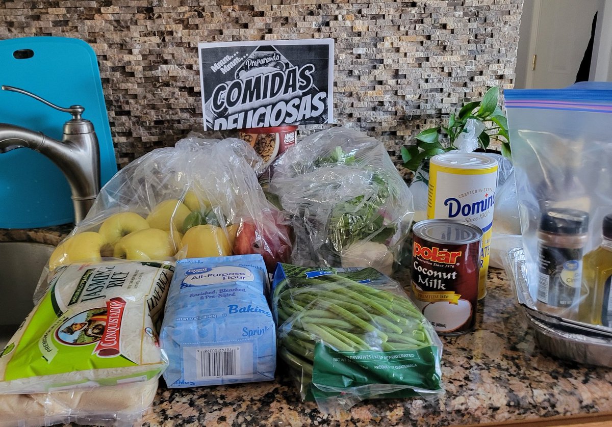 ChelleHibbs's tweet photo. @PGCPSPartners organized an amazing virtual cooking with a chef event for families in PGCPS. Local sponsors like Bowie Produce and @GiantFood coupled with volunteers from Scope and Board of Education made it all happen. #powerof1 #StrongerTogether https://t.co/2hiqm0vTw2