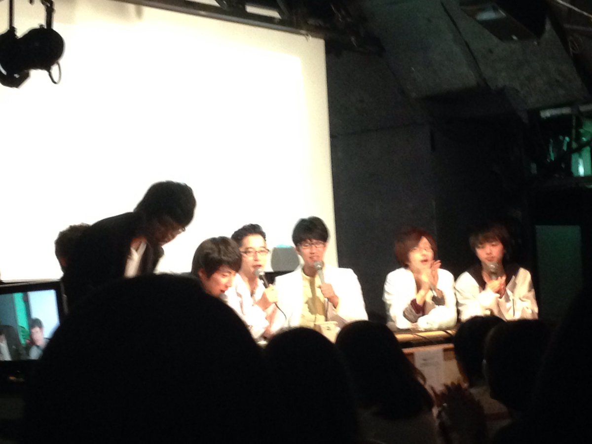 znzh244's tweet photo. #理系ナイト の配信見てるんだけど、ランパンプス寺内さんの替え歌熱唱動画撮ってた！
歌詞もキレキレで共感しまくり😂

懐かしいな〜青森から来たって言ったら会場中から「ヒエ〜〜」って言われたな😇😇
もうオールナイト参戦する体力ないわ🥺 https://t.co/LMvl2uBodH