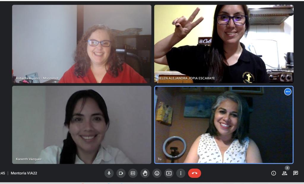sofizacagirl's tweet photo. En nuestra sesión de mentoría #VIA22 con mi querida @robertavaquino ¡que todo lo sabe y comparte! Un ejemplo a seguir.
Qué manera tan maravillosa de trabajar por proyectos. 
@belenjopiae desde Chile y @KarenthVazz desde Nayarit, México. Me encanta mi grupo de mentoría. 🤩🥰🥰 https://t.co/gog9Rpg5Qe