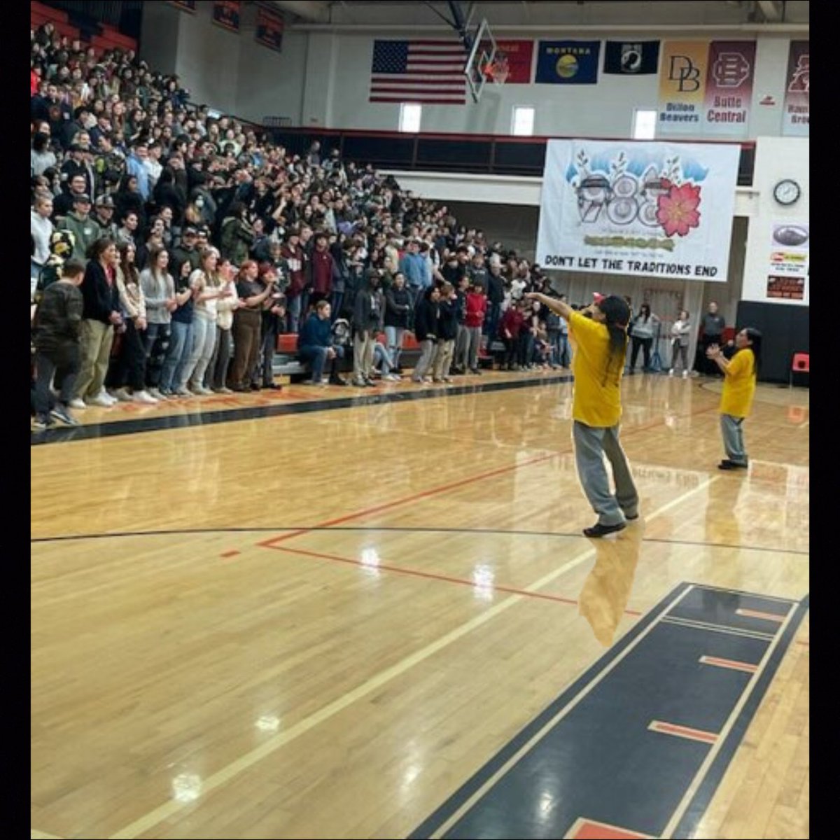 MikeBoneMusic's tweet photo. We're off to a great start in Montana! We hope our words & music is exactly what the community needs.
#SuicidePrevention #Music #NativeHipHop #Inspiration #CSKT #INDIGENOUS #RezDogs #MentalHealthMatters https://t.co/NxcJjEDPzi https://t.co/NrcD3Q1NJ9
