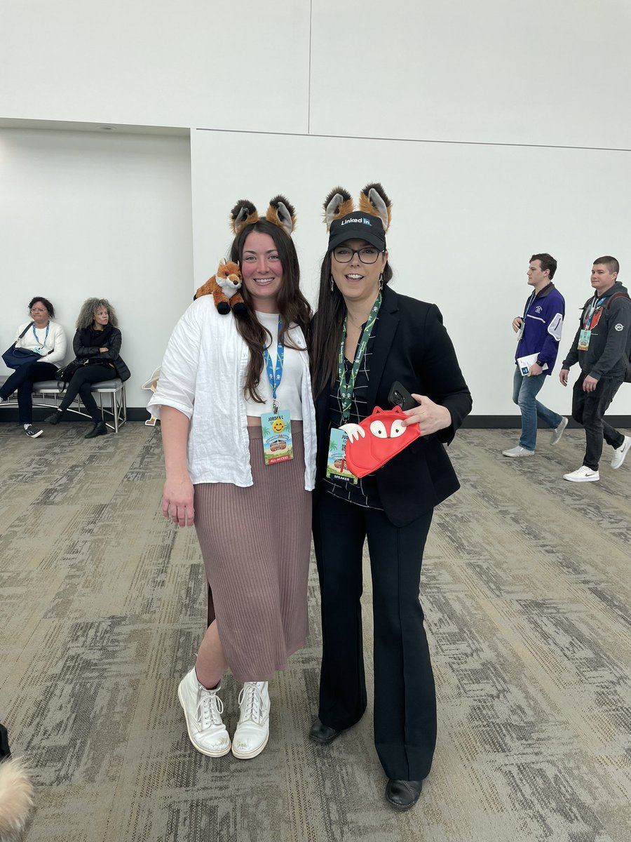 jordanmoorecle's tweet photo. I do not remember the last time I won something! Until now.
I won a fox! But it’s so much more than a fox. Thank you @Judi_Fox for showing up, for inspiring us with your presence.
Social Media Marketing World has been a life changing experience.
#SMMW23 #foxrox #judifox https://t.co/UUklBjM3K0
