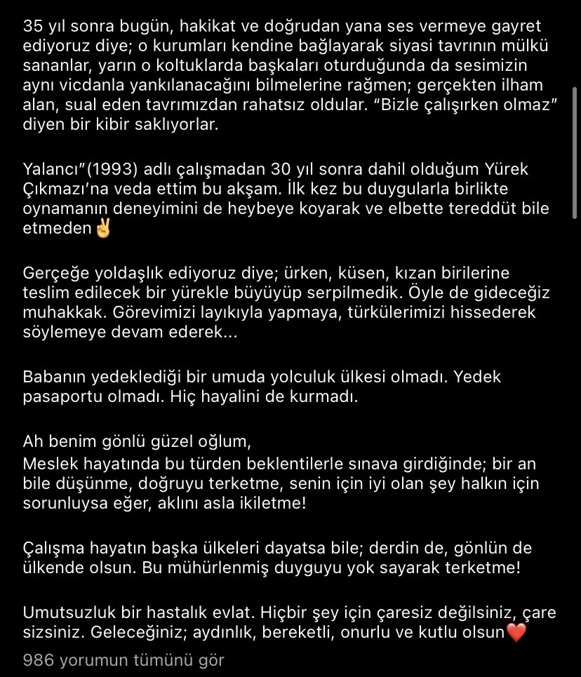 Mehmet Aslantuğ TRT’de yayınlanan diziden “bizimle çalışırken olmaz” dedikleri için ayrılmış.

“Elbette tereddüt bile etmeden✌️” notu önünde saygıyla eğiliyorum. Hala ses çıkartmayan, fotoğraf biraz daha netleşsin diye bekleyen meslektaşlarımız utanır mı? Sanmıyorum.