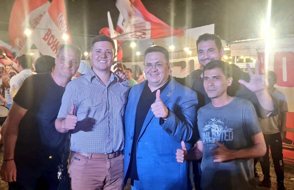 richarzurita's tweet photo. 👉Hace instantes en Yerba buena junto a cientos de jóvenes militantes y dirigentes de toda la provincia se llevó a cabo el #Plenario @boinablancaucr organizado por @ArielGarciaUCR 
"Es Hora de levantar bien en alto la Bandera del Radicalismo con mucho orgullo y mucha mística"🙏🇲🇨 https://t.co/c3y5k8uqO2
