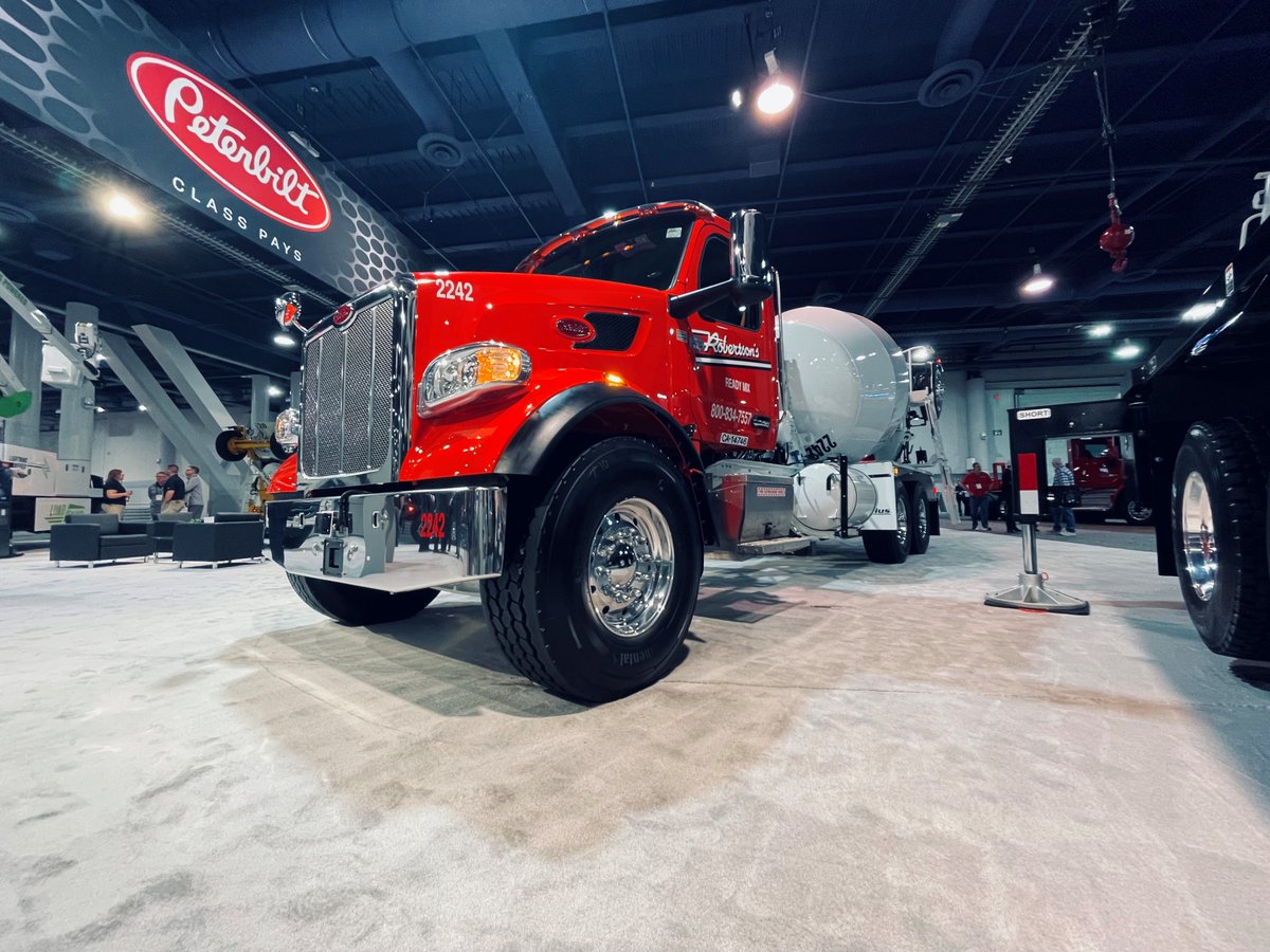 RevolutionMixer's tweet image. Check out this 10.5 YD³ McNeilus® Bridgemaster™ Mixer featured in the @peterbiltmotors booth at #CONEXPOCONAGG. Thank you Robertson&apos;s Ready Mix for keeping #OperatorAssurance in mind! #DrivingInnovationForward #McNeilusMixers #TeamMcNeilus #McNeilusBridgemaster #FLEXcontrols