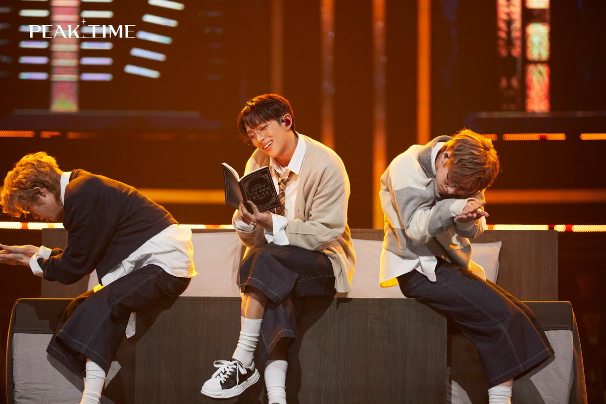 GOGOSING_SLL's tweet photo. <PEAK-CAM📸> #BEHIND
Hard to believe they were originally a different team, right?
✨ #UnionB Dance Unit ✨ showing perfect teamwork
#PEAKTIME #JTBC https://t.co/6rmMLTE8x6
