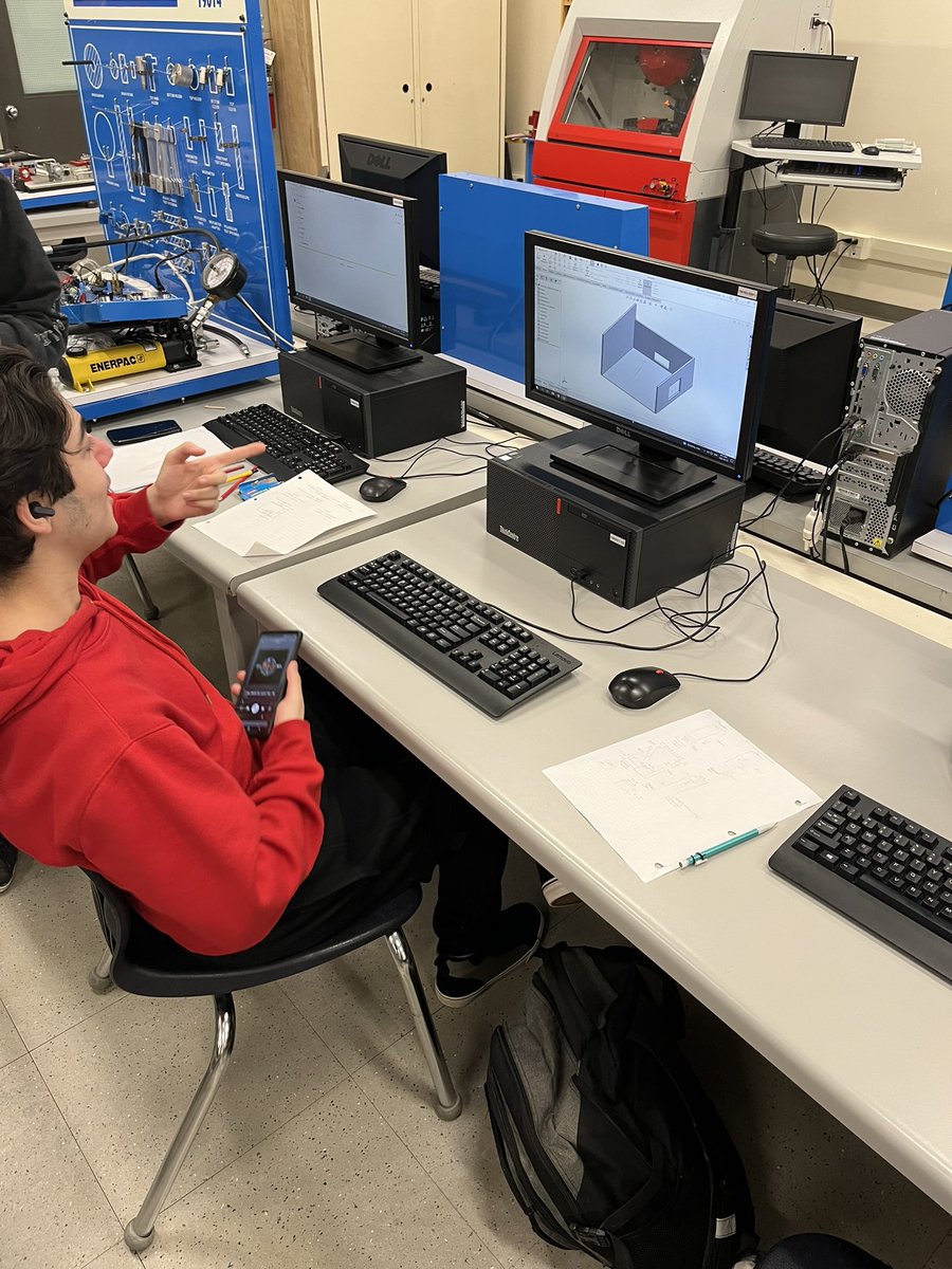 Tom MacIsaac tweet media