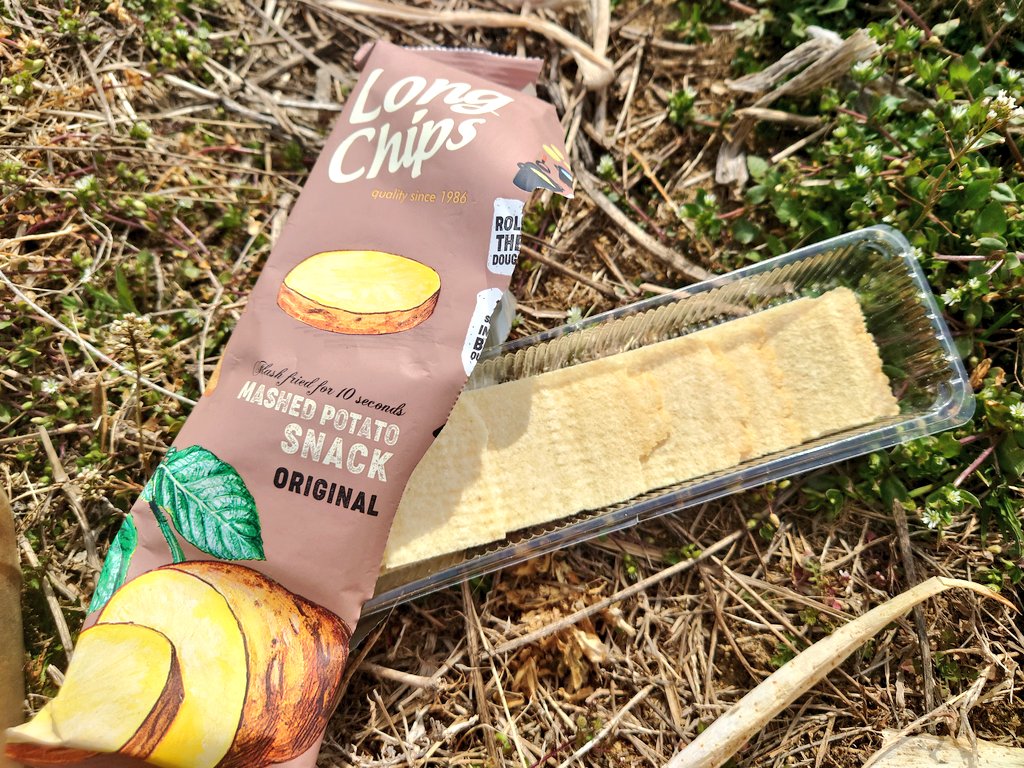 oiyasaoikuda's tweet photo. おっやつぅ~
またぁー🤣
さとちゃん畑 @sato_vegg 様よりいただいた #LongChips
すっげー
細長くて 食べやすい(*థ౪థ)ノ
チップスターの本気のやつの味がする←ワカリニクッ
美味しいです😊
ご馳走様でした😋
大人食い3枚(*థ౪థ)ノ https://t.co/fKao2gyxH9