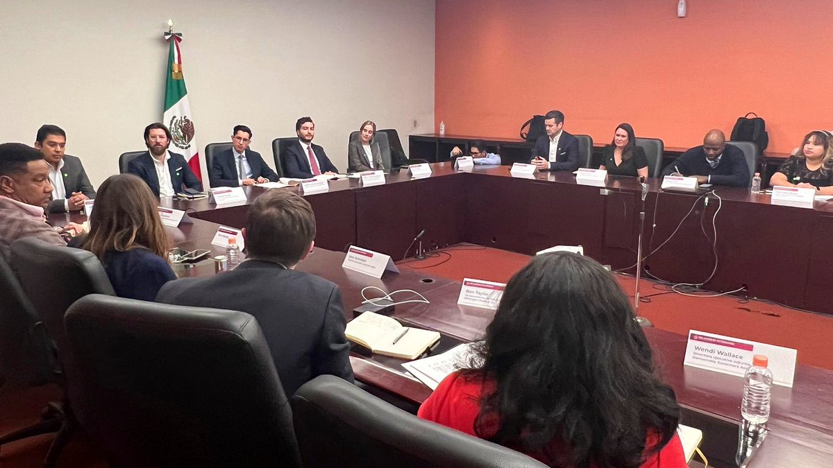 During a meeting with Roberto Velasco (<a href="/r_velascoa/">Roberto Velasco Álvarez</a>), the Chief Officer for North America in <a href="/SRE_mx/">Relaciones Exteriores</a>, the delegation engaged in a captivating conversation regarding the overall state of the bilateral relationship. They also discussed on recent relevant topics.

#USMexico360