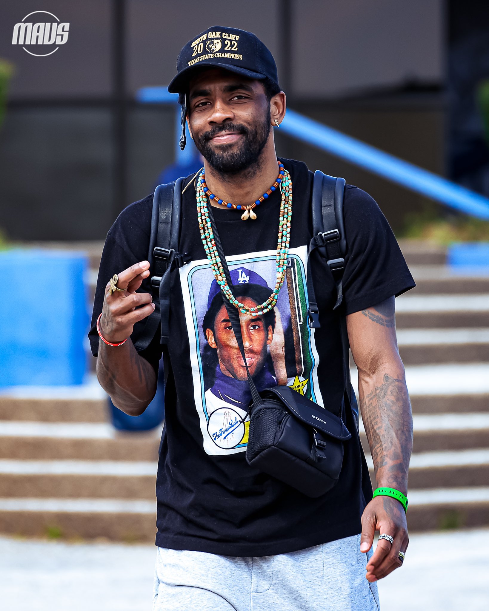 NBA MÉXICO on X: La playera de Kyrie Irving 🤩 Mamba Forever 🐍🟣🟡   / X