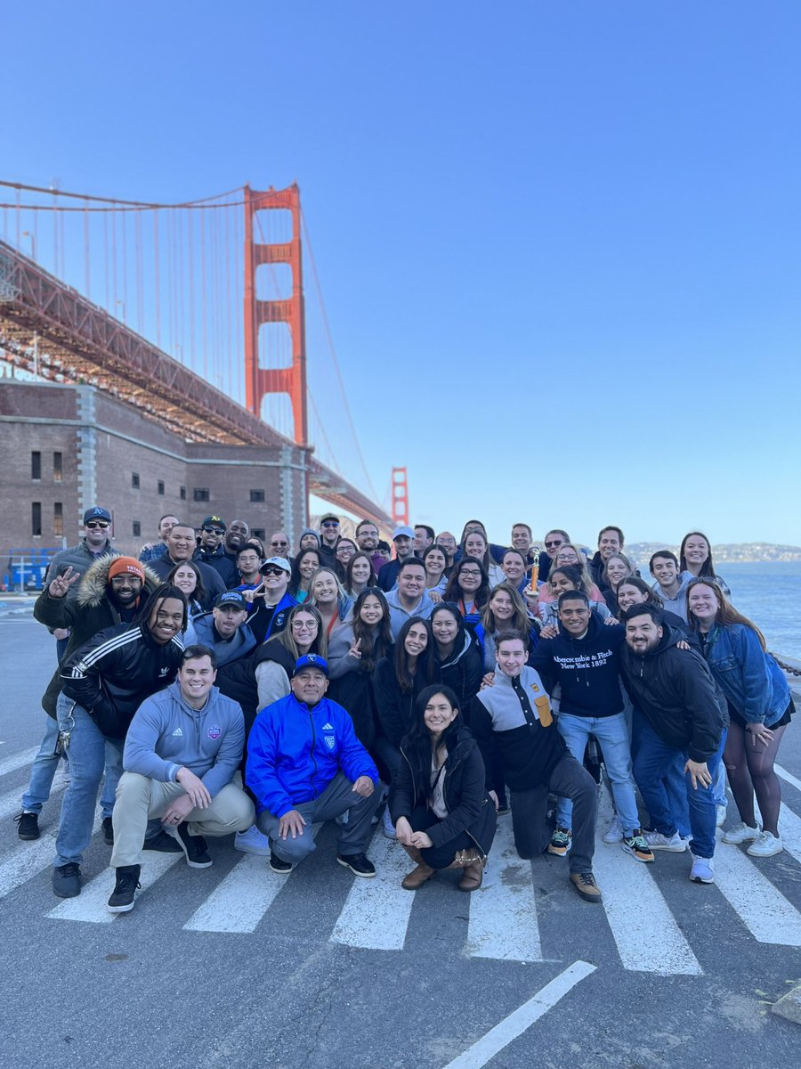 SJEarthquakes's tweet photo. Team bonding in SF. 🙏

Making memories with the Quakes front office in The City. https://t.co/vZSIVZ1tau