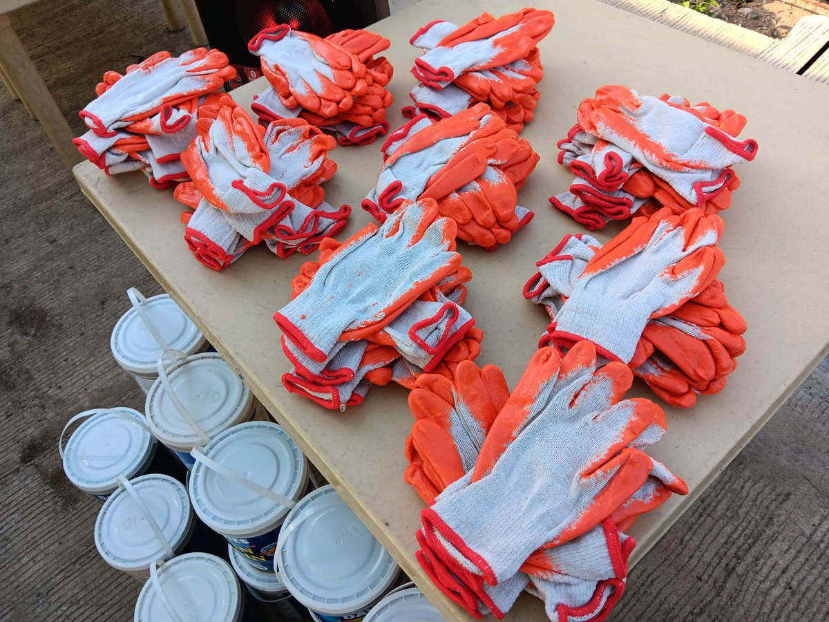 HabitatPhils's tweet photo. HAPPENING NOW: All set for the Binibining Pilipinas volunteer activity for the community in Bignay-Maunlad Socialized Housing Program in Valenzuela City

#volunteerbuild #buildactivity  #WomenBuild #HabitatYLB https://t.co/hGOJpomySd