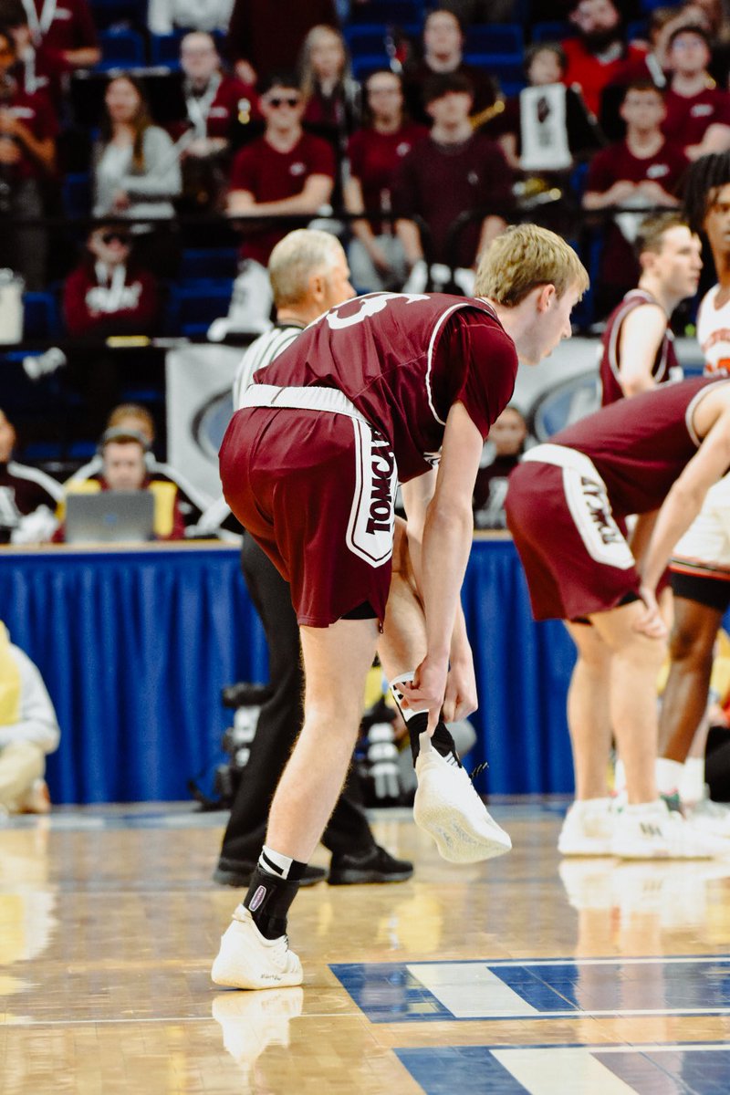 camganderson's tweet photo. Ashland’s @Tucker_Conway lost his shoe and continued to play without it for about a minute here in the first half… https://t.co/WvxYRd0xYP