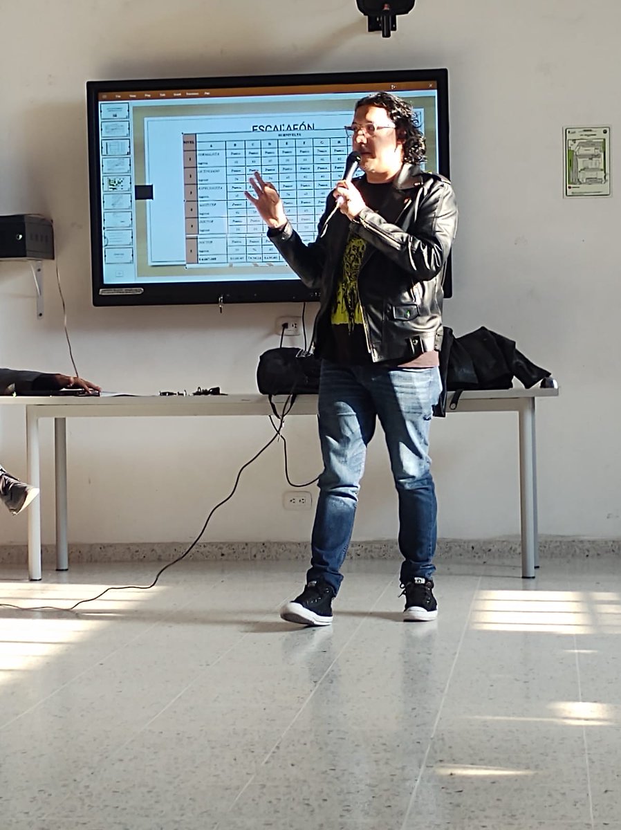 SerPlataforma's tweet photo. Seguimos socializando en los colegios el proyecto de estatuto único docente invítanos a tu colegio para discutir desde las bases la mejor propuesta para el magisterio colombiano #LuchaComoProfe @gustanizo @AngelikArvalo1 @KarlAvgvztvx @agrodescendient @centroriente_ @trochandosf https://t.co/uoa0zPBWAX