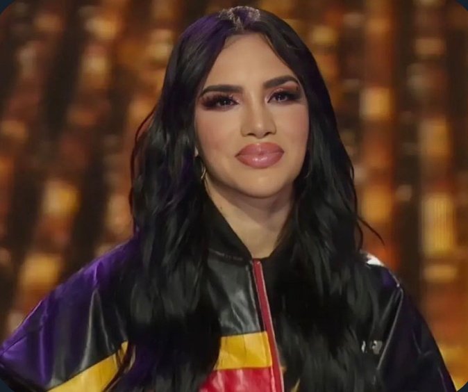 AICONICK_'s tweet photo. Como es posible que esta mujer halla arruinado su cara de esa forma, que le paso? https://t.co/XiWQ27WMXD