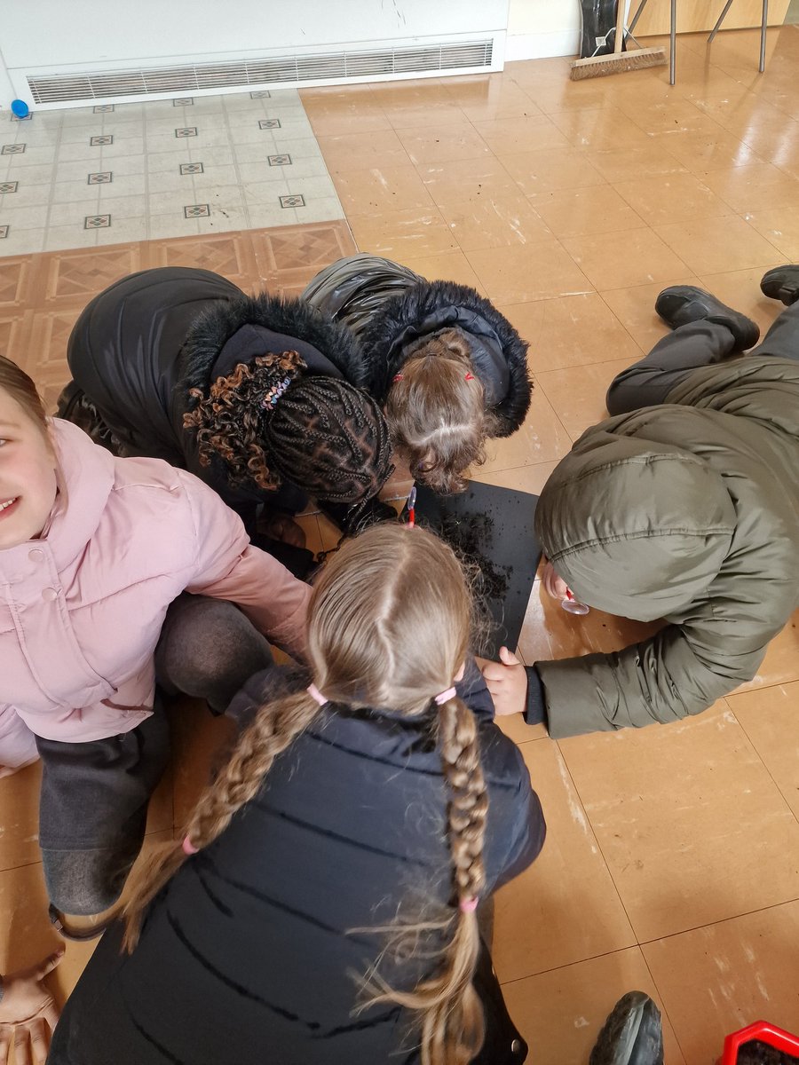 Jan_mac80's tweet photo. Taking part in #BritishScienceWeek2023 with St Dunstans, investigating different soil types #plantyourpants campaign 
@CountryTrust https://t.co/rIvp5N1PCX