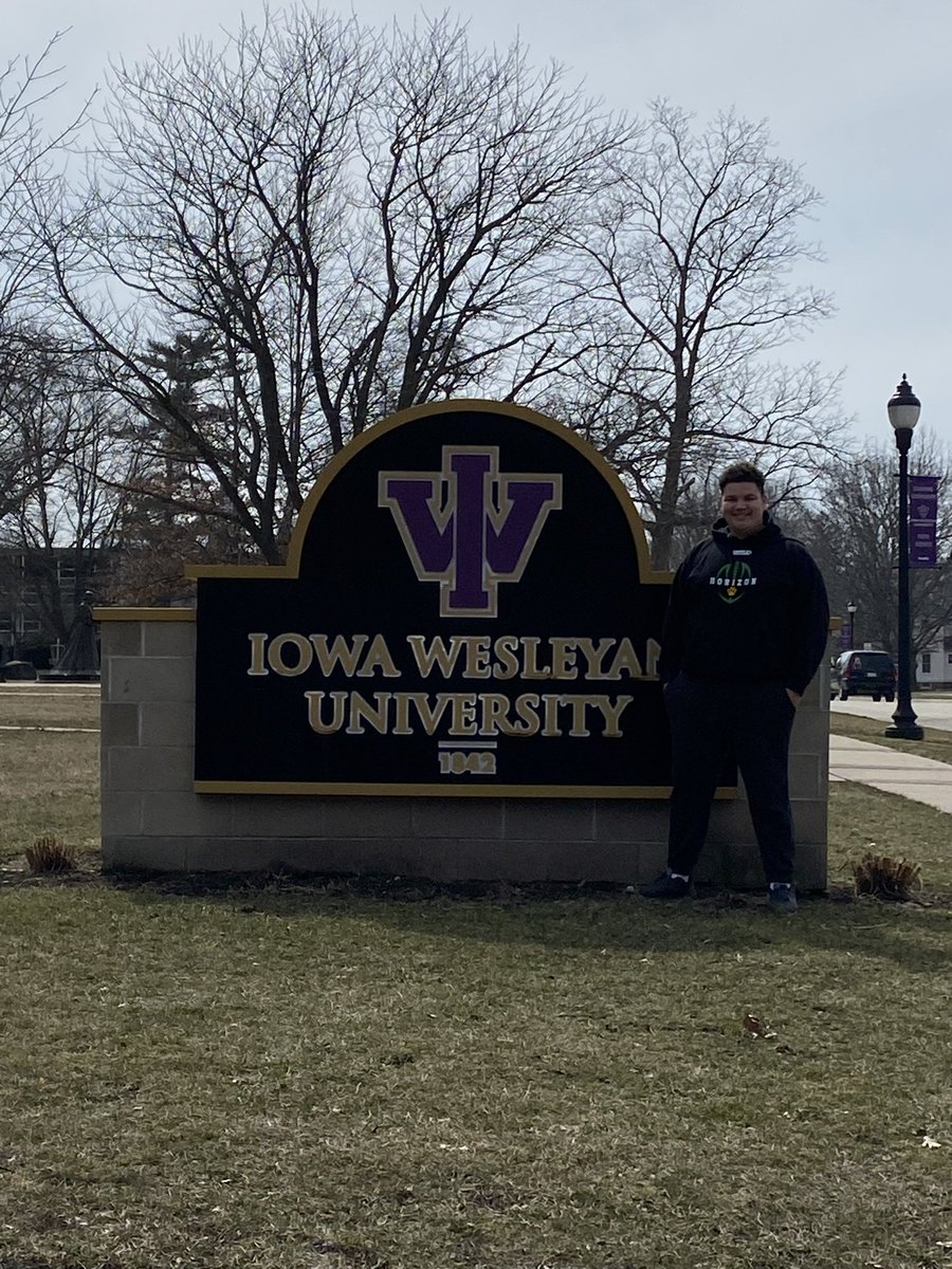 Had a great time at <a href="/IWTigers/">Iowa Wesleyan Tigers</a>! Thank you to @CoachTaylor_IW for having me out! <a href="/RonTBAOL/">Ron Sowers</a> <a href="/hzfbfamily/">Horizon Football</a> <a href="/PVUSDATHLETICS/">PVUSD Athletics</a> <a href="/litten_andy/">Andy Litten</a>