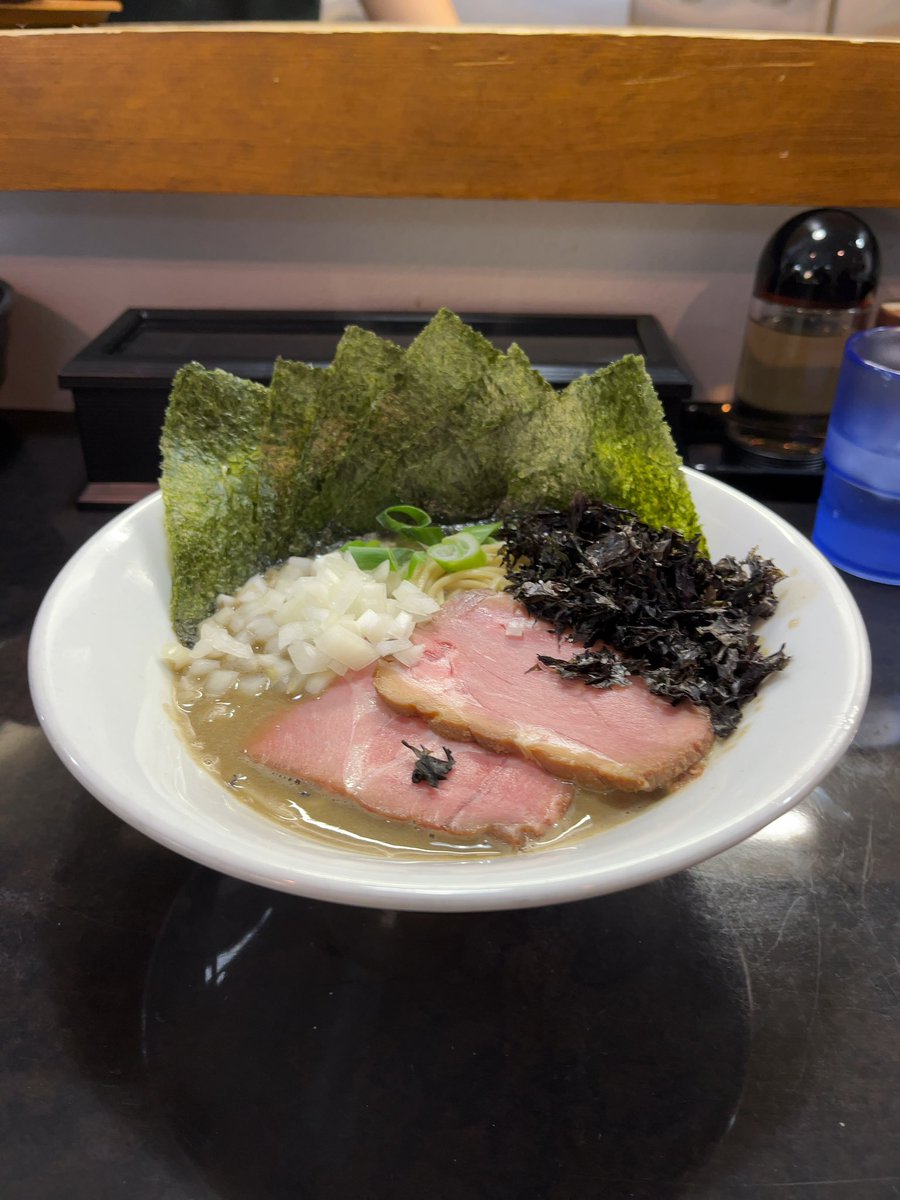 Ken64364's tweet photo. 入谷　麺処　晴
濃厚海苔TPと醤油和え玉

最近ツイサボり気味で実は昨日のお話。
ラーショはもっと前😅
やっぱり濃厚には海苔よね👍
食べやすく美味いのは相変わらずで最高のニボ補給☺️翌日楽する為チャー丼は午後動けなくなるから自粛。
お陰で午後頑張れた🙆‍♂️

ご馳走様でした✨ https://t.co/HkDCCJF3Fk
