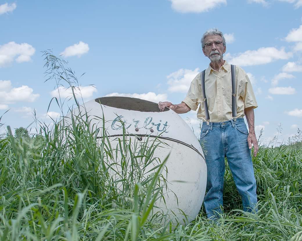 zenbecca's tweet photo. Let's all take a moment to remember Peter Boychuk who designed everyone's favourite highway trash receptacle, "Orbit." Mr Boychuk passed away on March 11. https://t.co/Zs0sNRsF1b