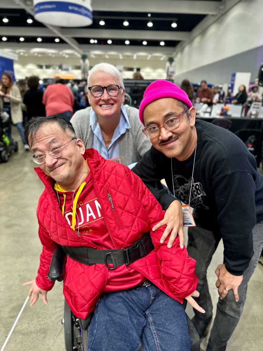 momentum4all_'s tweet photo. We had so much fun at the @AbilitiesExpo. So did our Board of Directors Chair Dr. JJ Levenstein. Thanks to Seong for creating awesome portraits of people with his immense talent.
.
.
.
#disabilitymatters #art #adaptivetools https://t.co/5LBv4lNkiN