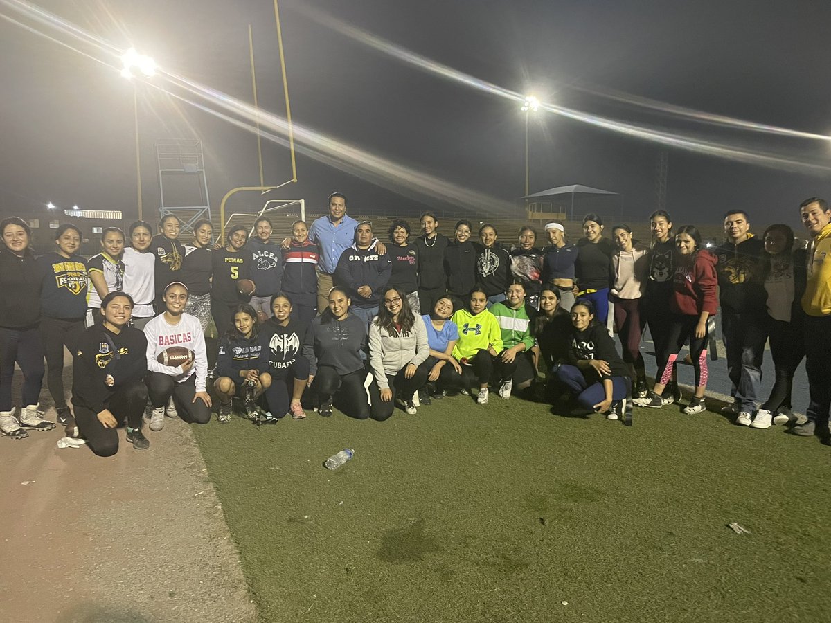 Davidhdzniurk's tweet image. Hoy visitamos a nuestros equipo de #Tochito Lobas UAdeC que participarán en el Nacional de Flag Football en Guadalajara Jalisco del 16 al 20 de marzo como preparación a nuestro proceso de #UniversiadaNacional gran trabajo de nuestros entrenadores Pamela Reyes Danny de la Peña