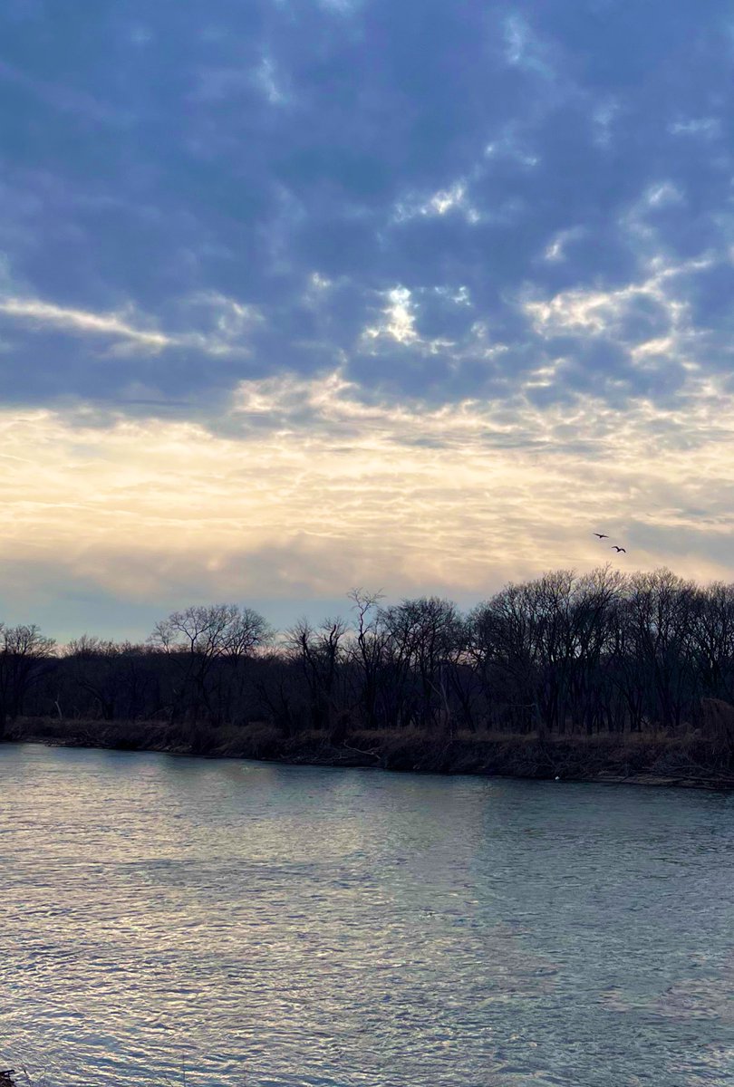 Amandaisout's tweet photo. Gorgeous evening on the river
#CedarRiver https://t.co/NeMYwYPQV3