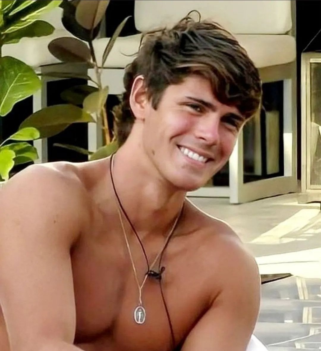 mmmmmigue's tweet photo. SEÑORAS Y SEÑORESSSSS,
PRIMER FINALISTA DE GRAN HERMANO, Y FUTURO GANADOR 🏆

✨MARCOS GINOCCHIO ✨

#GranHermano
#Gh2022 #Gh22
#Gh2023 #Gh23 https://t.co/uLOzCFjxfT