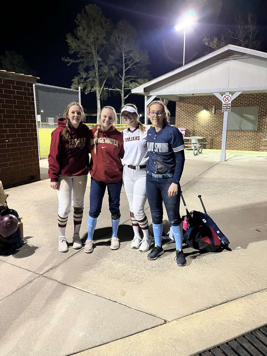 Great to see some of my teammates tonight in my highschool ball game!! Great game tonight, Lady Trojans come out on top with a 6-4 win!! <a href="/UMO_CoachLuke/">Coach Luke - UMO</a> <a href="/CoachMandy13/">Mandy Sansbury🥎</a>
