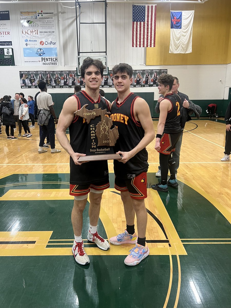 mikerice02's tweet photo. Congratulations nephews &amp; team! Regional Champs!!! @tr3ntrice @DanielRice5e  Keep Rollin https://t.co/3LhBns0SQm