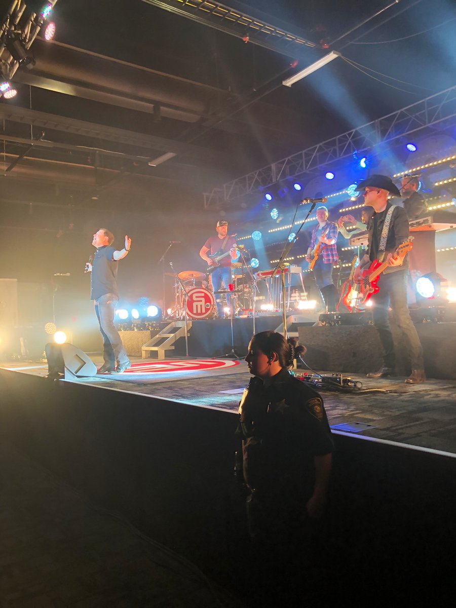 _DelanaMyers's tweet photo. Spent last weekend at back to back Scotty shows just like the good ole days! 💙 @ScottyMcCreery it was so great catching up! Cant believe we both turn 30 this year and we’re parents!🤯 #wearegettingold #husbandsforscotty 

I’ll see ya in May 😎🤩 https://t.co/eDvFuc5ktx