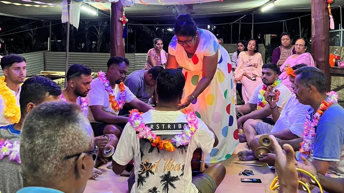 Arnold_NavLal's tweet photo. Let's throw it back to last week's #Holi celebration! 🎉💜 It was an incredible time spent with Mandali members, friends and families, where we played with colors and sang #Chautaal. These memories will last a lifetime! #HoliThrowback #FestivalOfColors" https://t.co/jTD6utEHDh