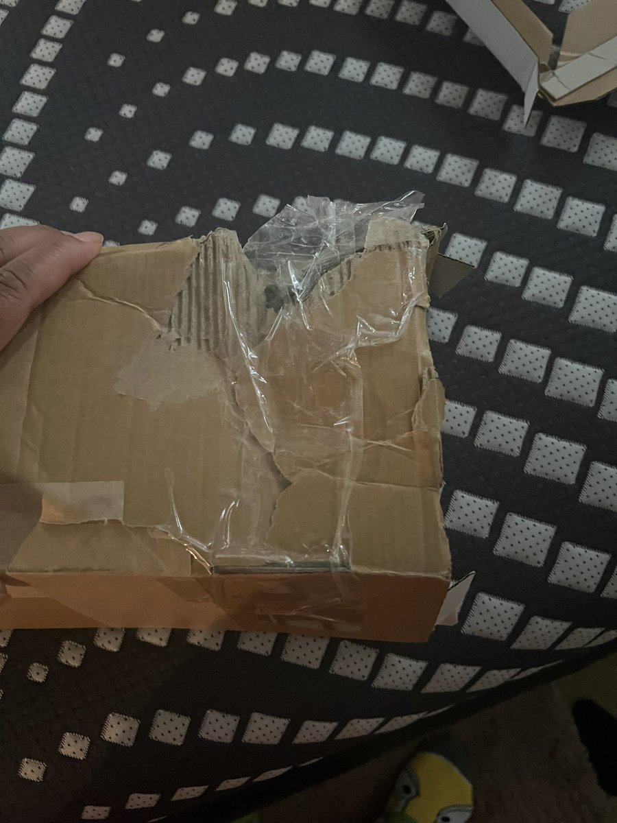 jusmellow's tweet photo. @FedEx drivers really are thieves out here. Driver lied and said he attempted a delivery i call the hub like BS I’ve literally been waiting all day. Send him back. Driver shows up with the package damaged and taped up. I’m like nah dude I’m not accepting this it looks tampered https://t.co/GEFg5Tim6U