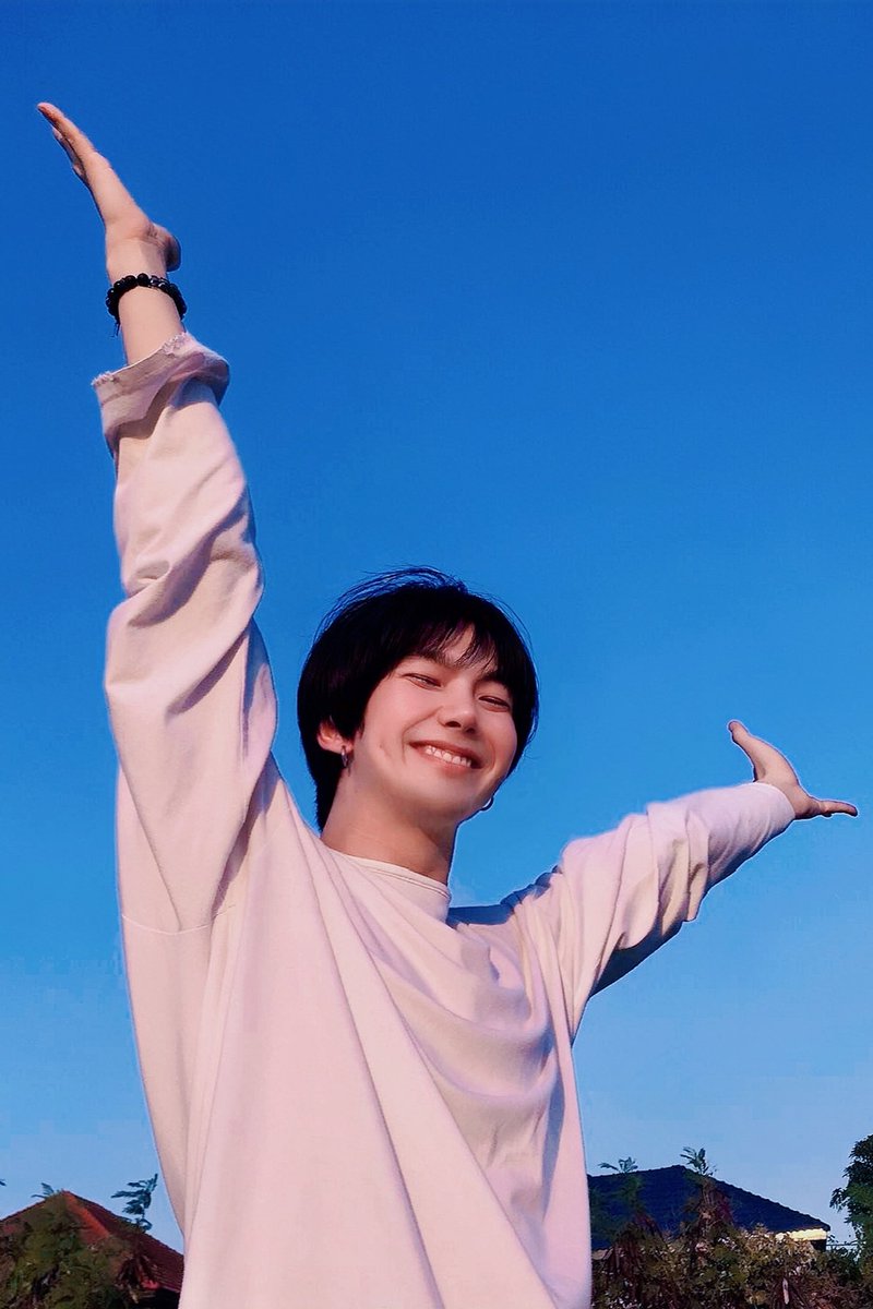 Indraani11's tweet photo. @BuildJakapan_PH Good morning @BuildJakapan_PH 💙🦋🥰
#BlueOceanForBiu #BuildJakapan @Buildbuilddd #Beyourluve #Buildurluve #makeitaBuildday https://t.co/s0jbroy0wE