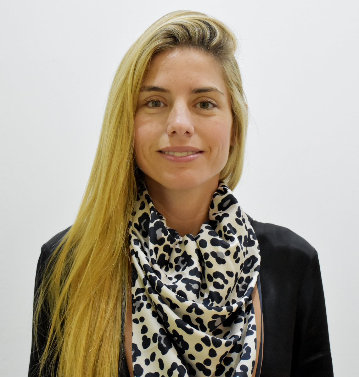Ajedructor's tweet photo. Esta es María Dolores Pujol, puesta por el prófugo Pepín Rodríguez Simón como síndico de YPF, cargo para el que no sabía un carajo. Otra modelo del staff PRO pagada con la tuya.
#LaCompliceDePepin https://t.co/vPy6qEhjEi