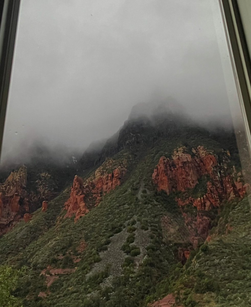 ricecrypties's tweet photo. Spent our vacation in Sedona, Arizona trapped in our Airbnb but, hey, at least the view is incredible from the house. #sedona https://t.co/Iu25pPf53a