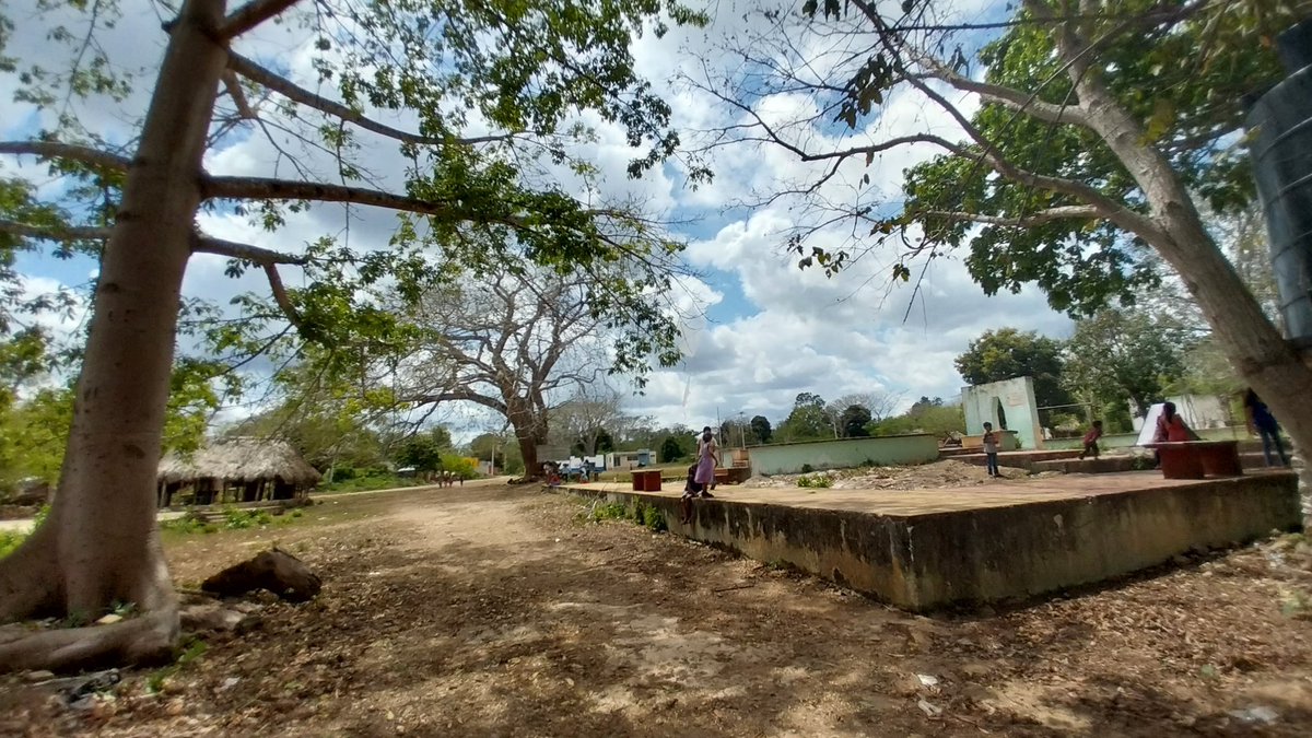 fatimatecpool's tweet photo. Busto de Jacinto #Canek, lider indigena que en 1761 incitó a los indigenas a revelarse contra los españoles, allá en Kisteil. Después de muchos años regresé a este lugar el cual me trajo mucha nostalgia. 
#PueblosMayas #Cisteil https://t.co/UTH90L7faa