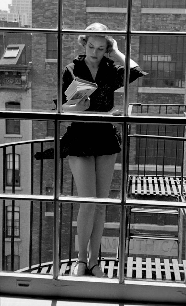 stephanietara's tweet photo. 📚HAPPY THURSDAY #booklovers—it's a #Thursday #writerslift #WritingCommunity!

📚Post #book #WIP #books #blog!

📚Feel free to #RT #FolloMe

#ShamelessSelfPromoThursday #ThursdayMotivation #writerslife #love #life #authors #AuthorsOfTwitter #booktwt #BookBoost #BooksWorthReading https://t.co/nNPpglORDK