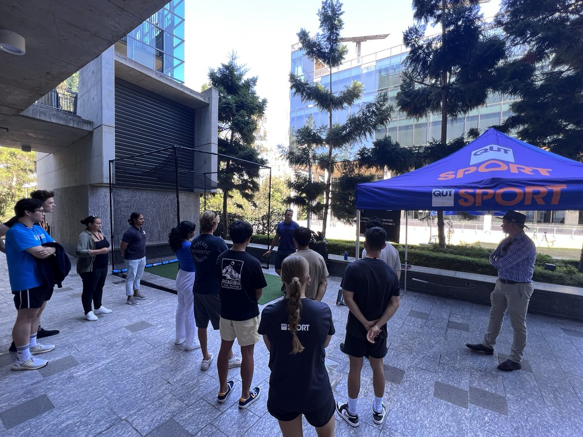 @QUT sports data & exercise science student hackathon underway at our Gardens Point campus. Thanks to the sport team for pulling the activities together, along with Paul Wu @QUTDataScience & Geoff Minnett QUT Exercise & Nutrition science for guiding our students.