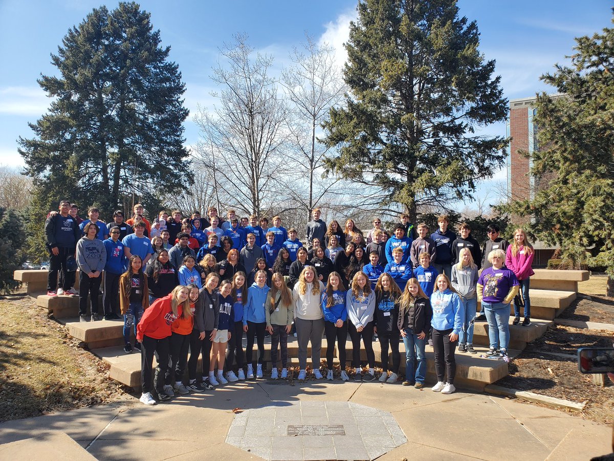 Mrs_Rambour's tweet photo. Thank you to @EducationQuest for helping our 8th graders get to @MidlandU for a campus visit! The students had a great time exploring campus and especially loved the lunch buffet! #lakeviewvikes https://t.co/FD97kJ8jUf
