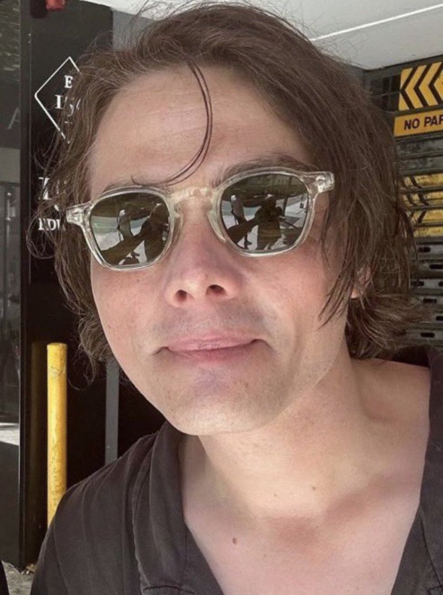 luxtenmustdie's tweet photo. COLLAR BONES!!! https://t.co/2at2ycXkiL