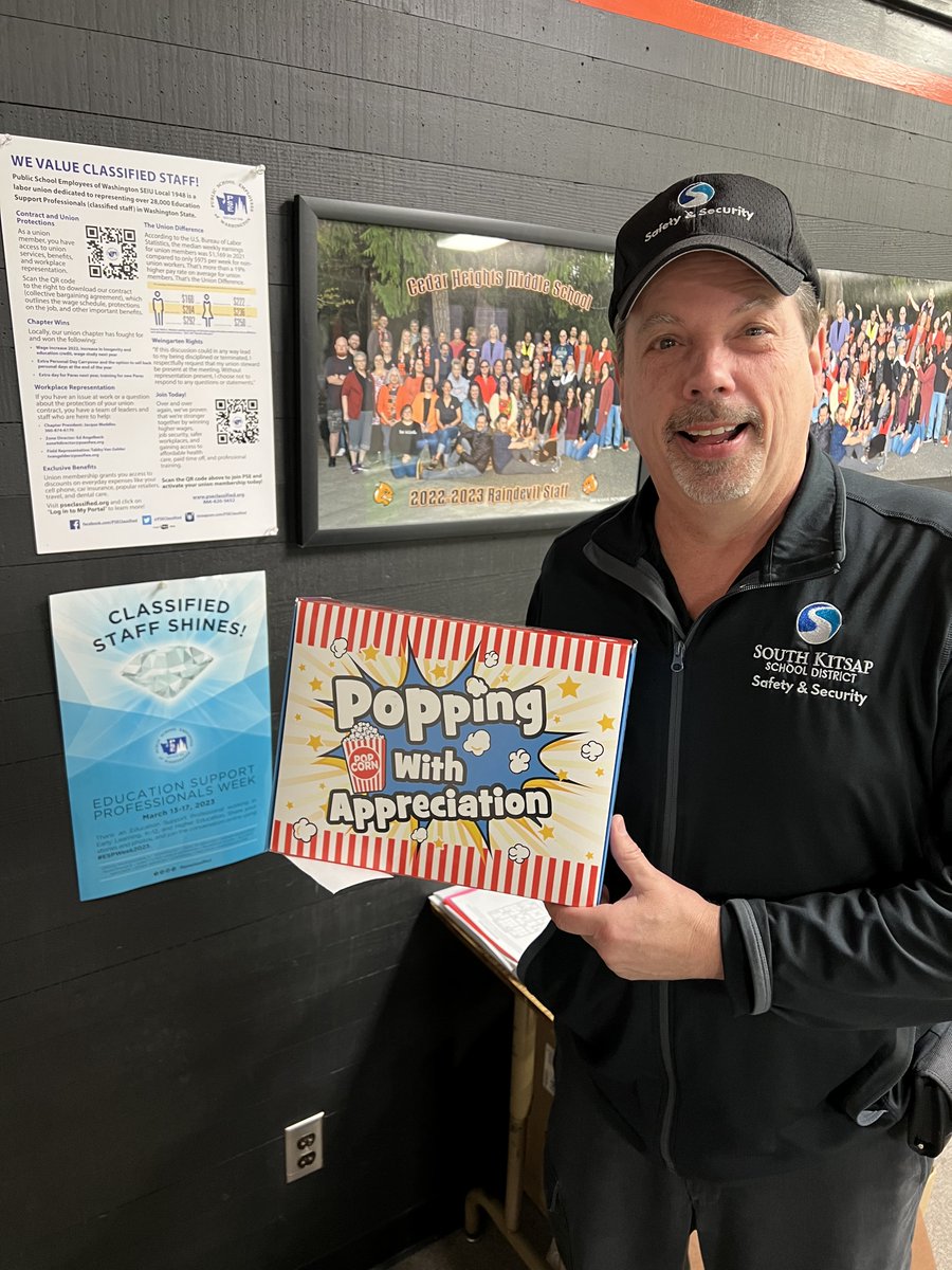 PSEClassified's tweet photo. In honor of #ESPWeek2023, South Kitsap Chapter Leaders were "popping" with appreciation for classified staff! Paula Bigler, Yolanda Harrison, Jennifer Henson, Tracy Hopkins, and Jacque Meddles delivered popcorn gift boxes to members and welcomed new members into our union!🍿🤩💙 https://t.co/QRPSx4LaXz