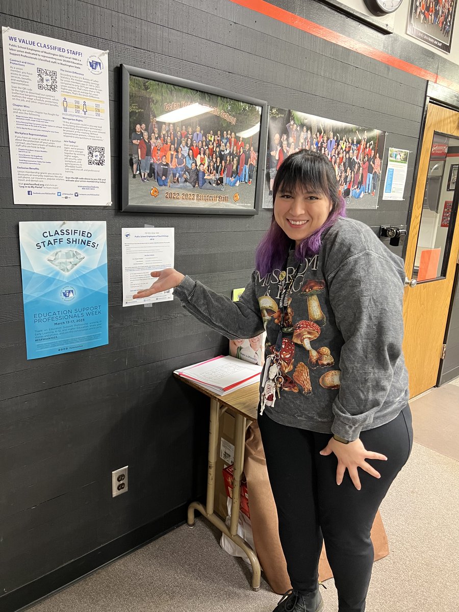 PSEClassified's tweet photo. In honor of #ESPWeek2023, South Kitsap Chapter Leaders were "popping" with appreciation for classified staff! Paula Bigler, Yolanda Harrison, Jennifer Henson, Tracy Hopkins, and Jacque Meddles delivered popcorn gift boxes to members and welcomed new members into our union!🍿🤩💙 https://t.co/QRPSx4LaXz