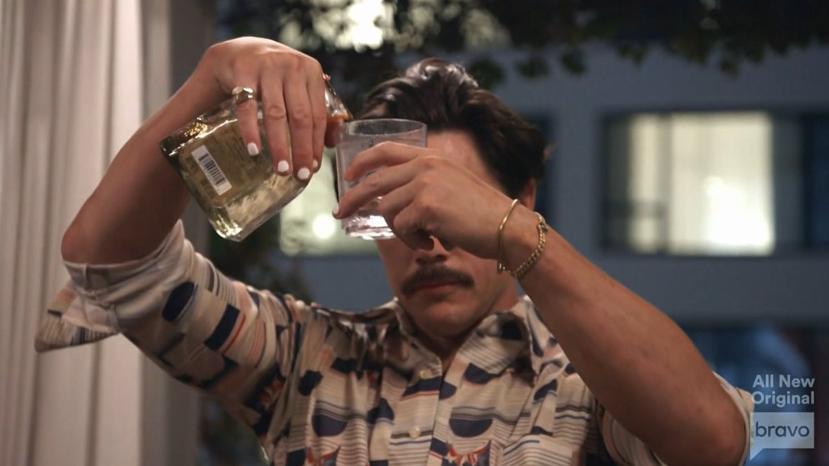 wrexweed's tweet photo. Look at this fucking alcoholic, he gives off energy like the angry host of an awkward key party #PumpRules https://t.co/dynTLhnXrZ