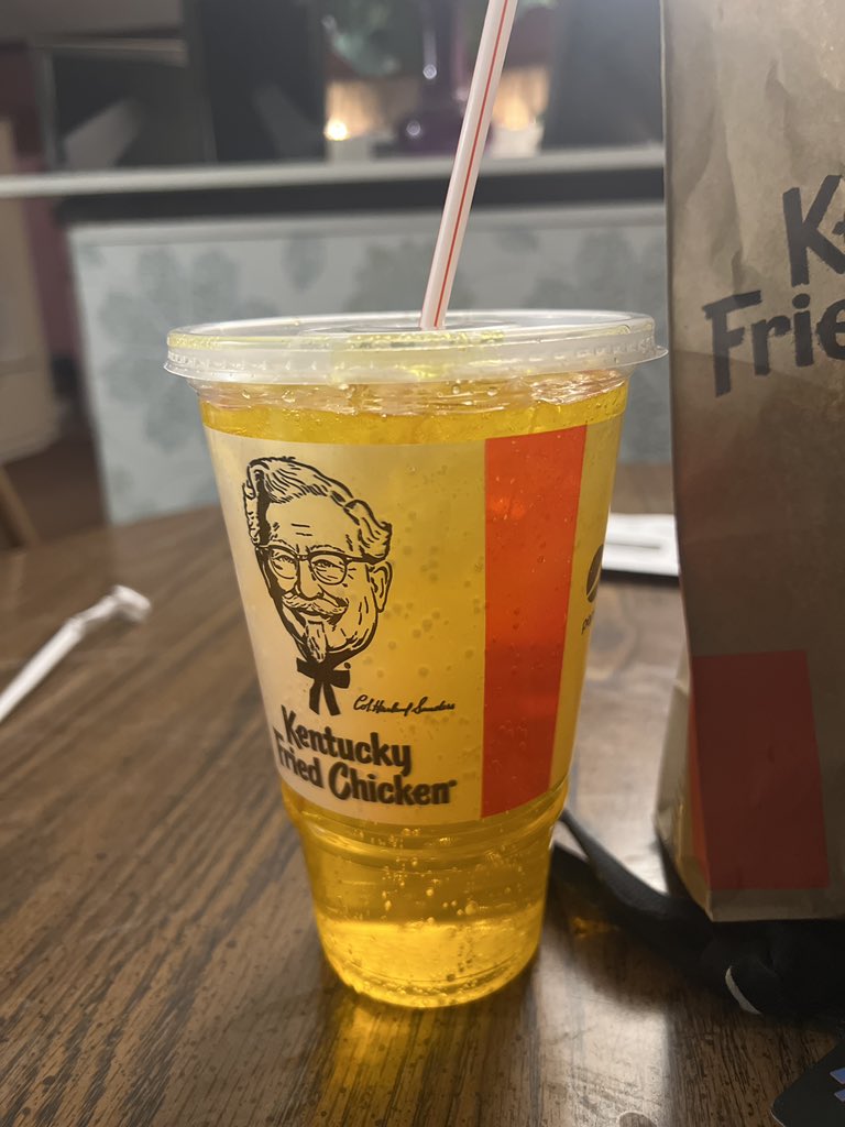JANELABABY's tweet photo. They have an exclusive peach and honey Mountain Dew at KFC… 

What do you think it tastes like? https://t.co/HidIFXBWtV