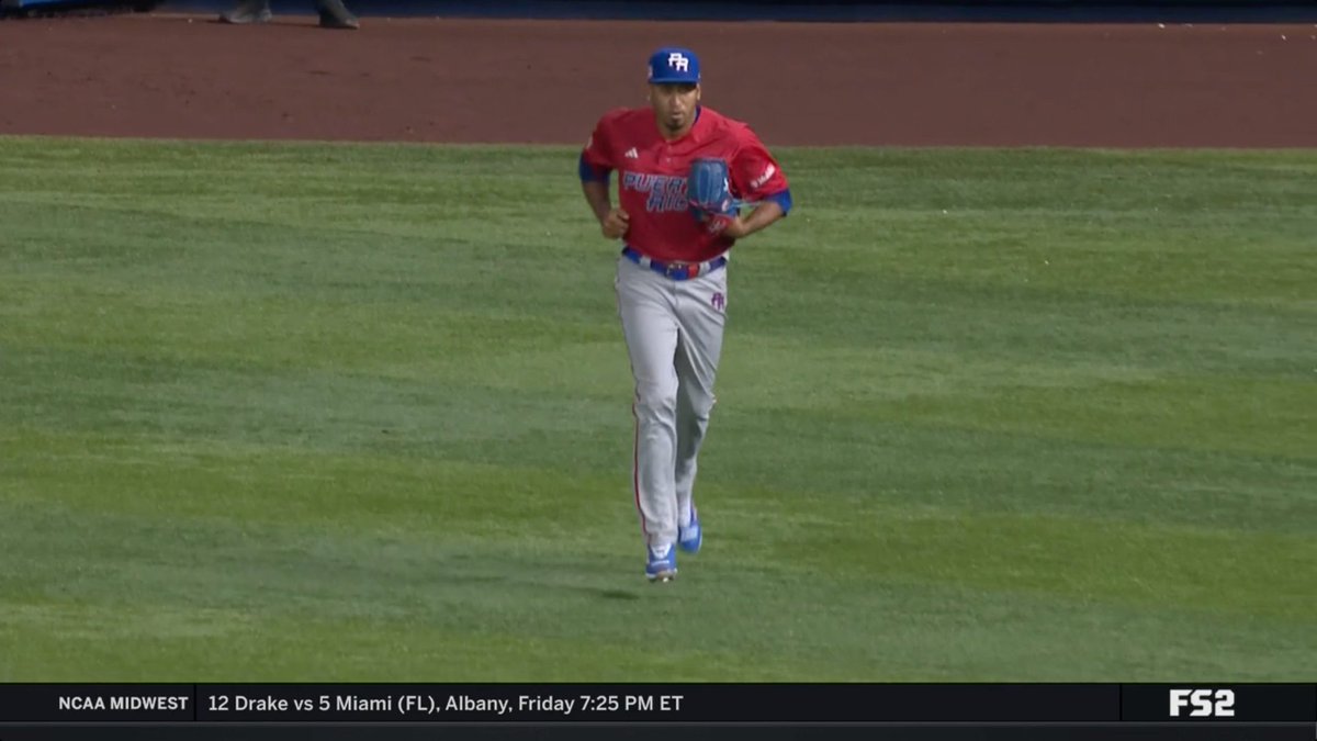BRWalkoff's tweet photo. Here comes Edwin Diaz in a 5-2 ballgame 🎺 🎺 https://t.co/zeTMRMKEVm