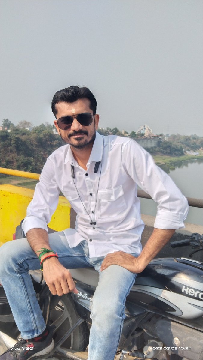 hardev_vala's tweet photo. सिमटते जा रहे हैं दिल और ज़ज्बातों के रिश्ते , सौदा करने में जो माहिर है बस वही कामयाब है.
#goodmorning #Hardevvala https://t.co/ykB4m8dGZO