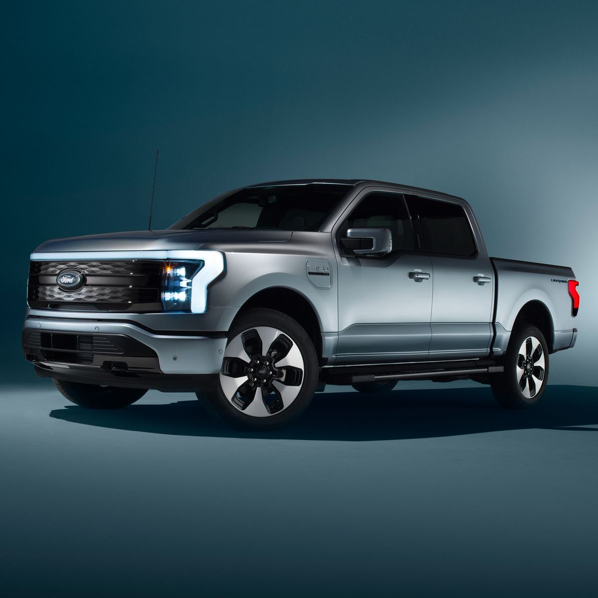 ElectIanZiese's tweet photo. The most recent Consumer Reports compared fuel costs for electric versions of vehicles vs their hybrid counterparts. Interestingly, the cheapest electric price was listed at 14 cents / kWh. This is substantially more than the 4.87 cents / kWh charged by Dakota Electric on our https://t.co/HiaULEzlkZ