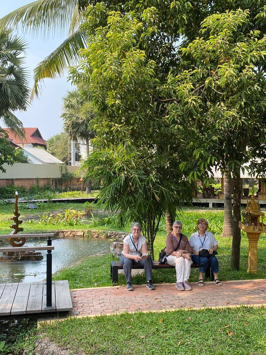 travelasiacarte's tweet photo. One of our tour groups visiting Satcha in Siem Reap, a project established to support and nurture Cambodian arts and crafts. Visit the workshops and see stone carvings, wooden sculptures, water hyacinth and rattan weaving all being produced. #satcha #cambodianartsandcrafts https://t.co/zxH9qgWFoL