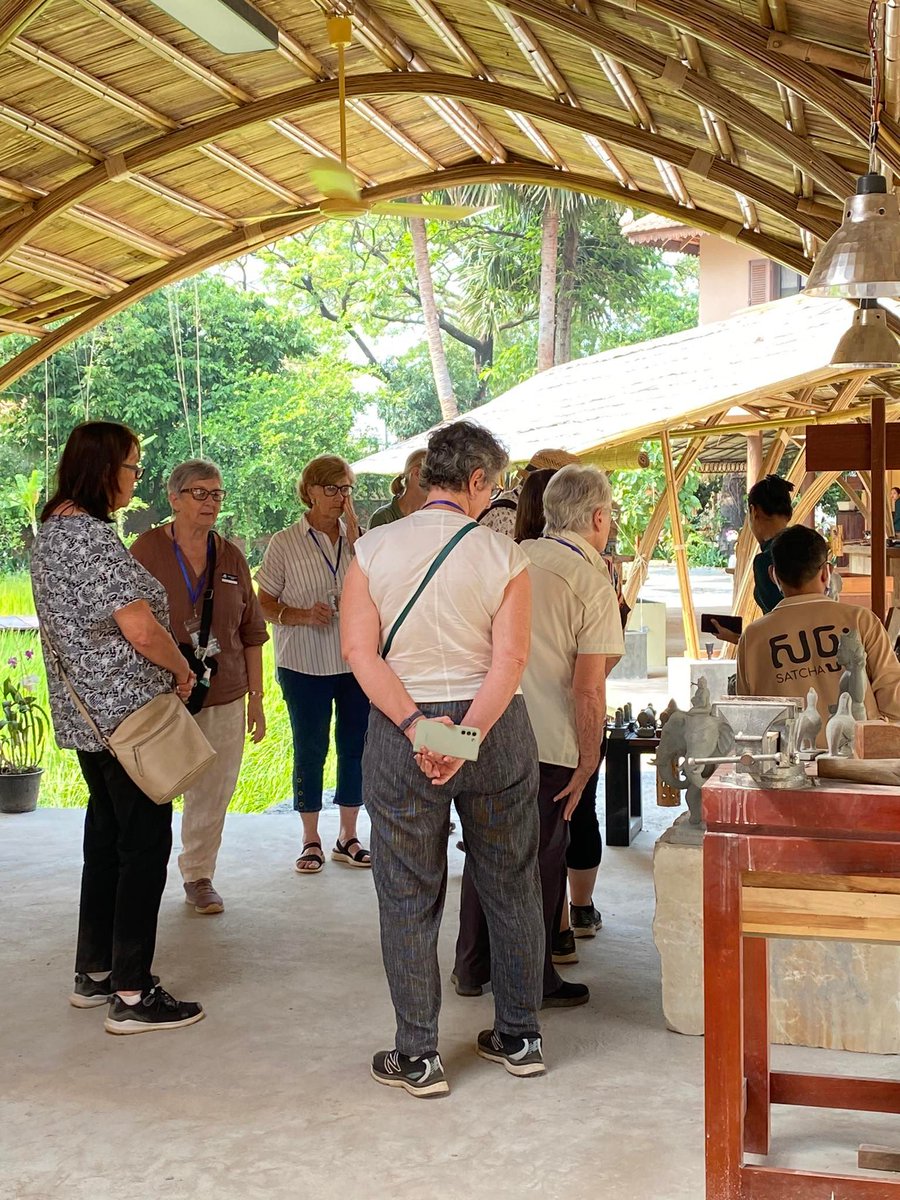 travelasiacarte's tweet photo. One of our tour groups visiting Satcha in Siem Reap, a project established to support and nurture Cambodian arts and crafts. Visit the workshops and see stone carvings, wooden sculptures, water hyacinth and rattan weaving all being produced. #satcha #cambodianartsandcrafts https://t.co/zxH9qgWFoL