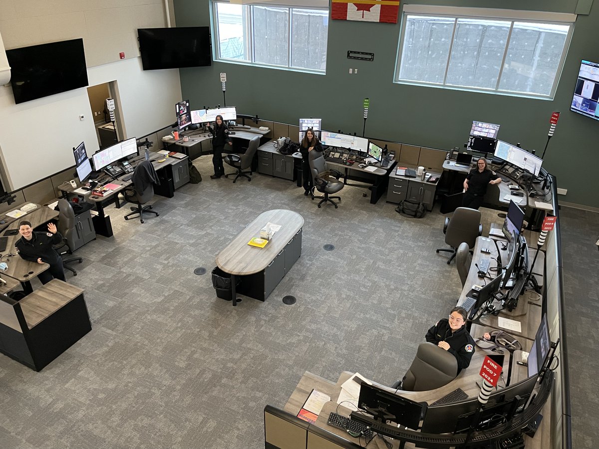 Red Deer 911 Emergency Communications Centre tweet media