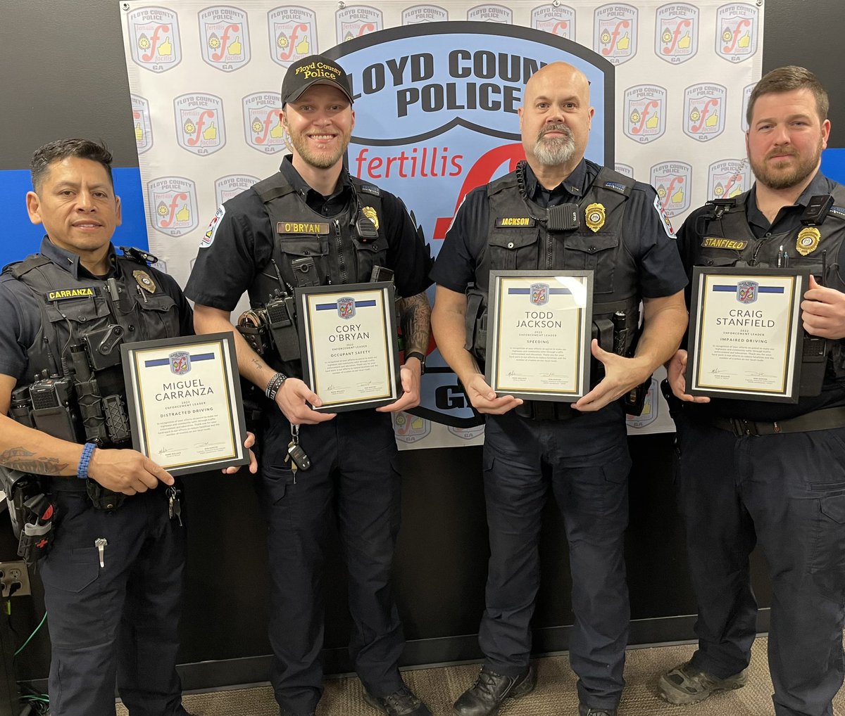FloydPolice's tweet photo. Floyd County saw a 35% reduction of Traffic Fatalities as well as a 19% reduction in Injuries from Traffic Crashes in 2022.  

The police department recently recognized officers for their work in traffic enforcement and education.  @gohsgeorgia #heat https://t.co/nGydO2yGEo